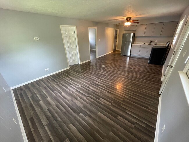 Building Photo - 261-263 Stuart Avenue Duplex