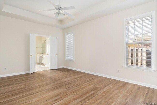 Building Photo - 3412 Crestwood Ln