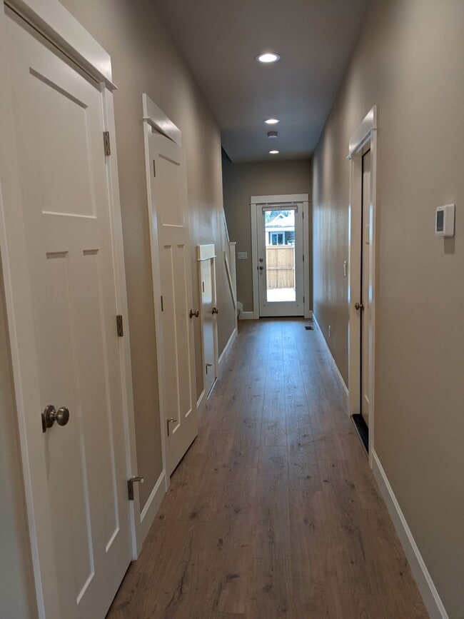 Building Photo - 20482 Murphy Rd