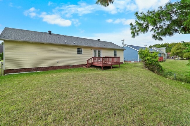 Building Photo - 354 Broadmore Dr