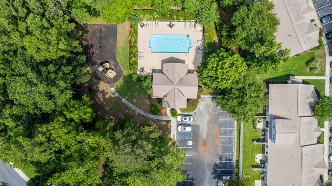 Building Photo - Better Than New 3 Bed/2 Bath Townhome in S...