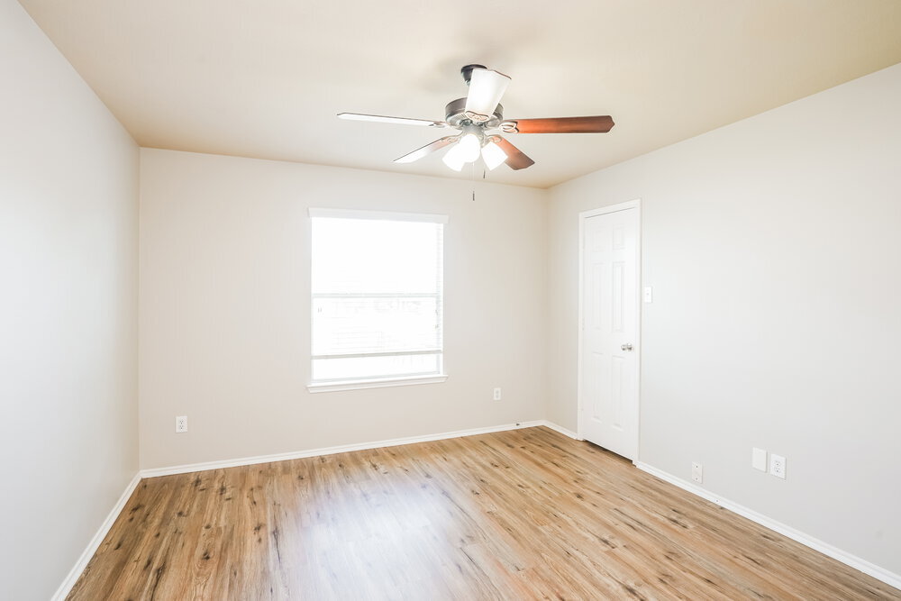 Building Photo - 2527 Floral Bloom Way