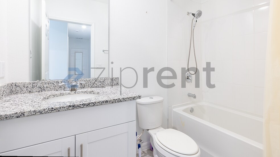 Building Photo - Unit