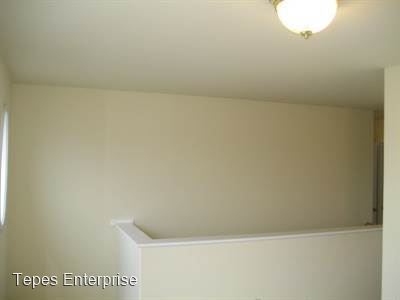 Building Photo - 3 br, 2.5 bath House - 3035 Center Rd
