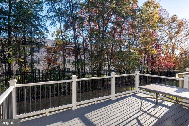 Building Photo - 7000 Ducketts Ln