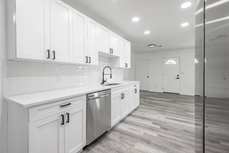 Building Photo - 763 NE 12th St