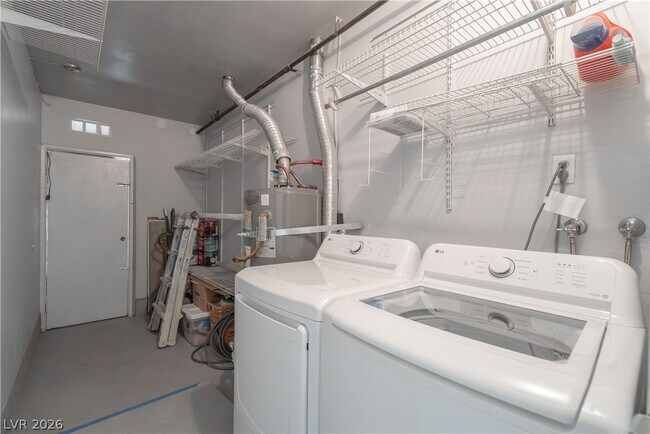 Building Photo - 2298 Golden Arrow Dr