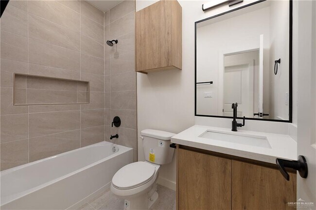 Building Photo - 19 S 25th St