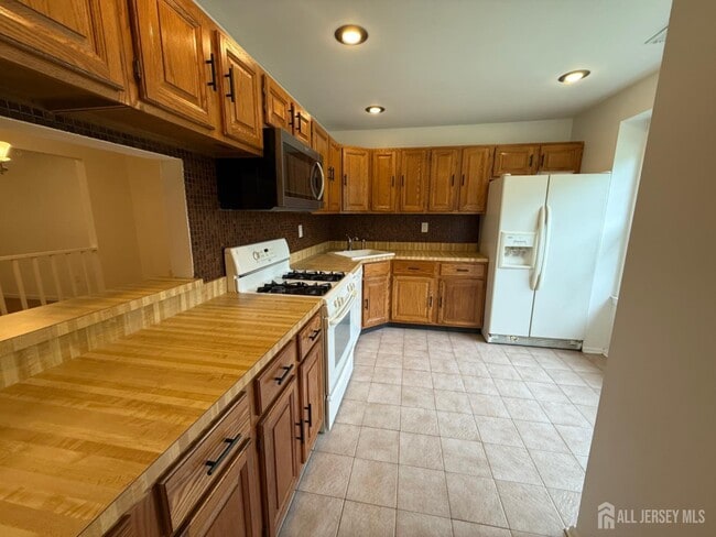 Building Photo - 309 Constitution Cir