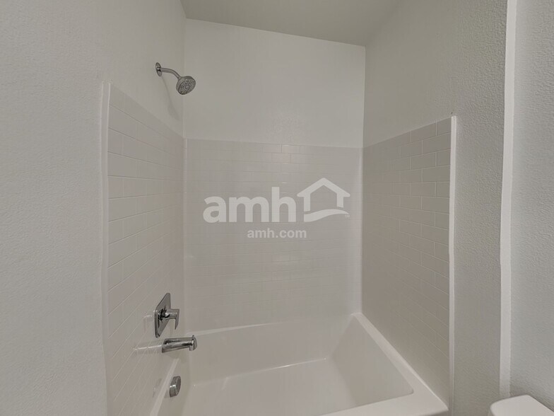 Building Photo - 150 Nico Azalea Ln