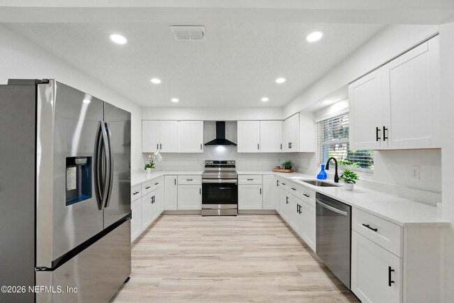 Building Photo - 2915 Holly Bay Rd