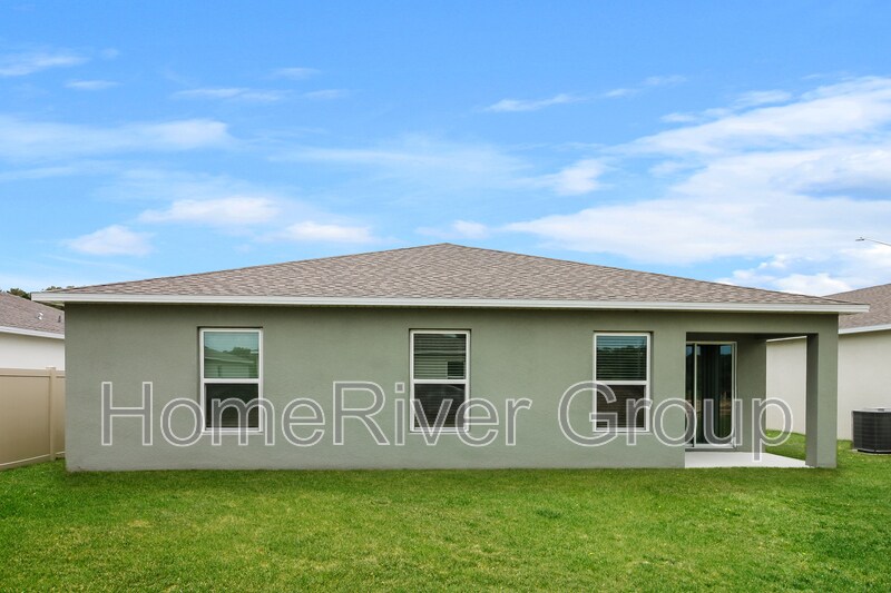 Building Photo - 2475 NW 23rd Ave
