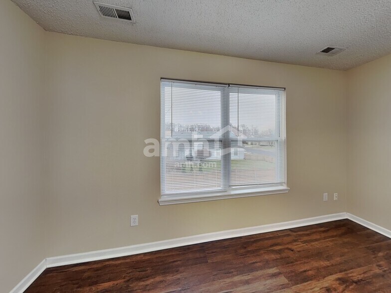 Building Photo - 12187 Running Springs Rd