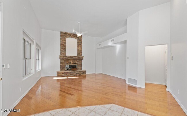 Building Photo - 1617 E Tierra Buena Ln