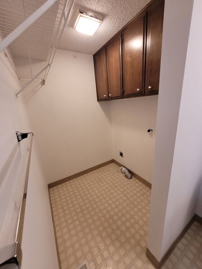 Building Photo - 3832 Auburn Rd NE