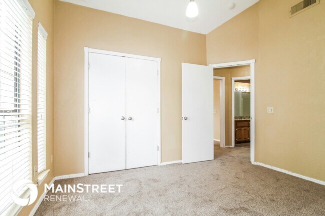 Building Photo - 417 Cypress Dr