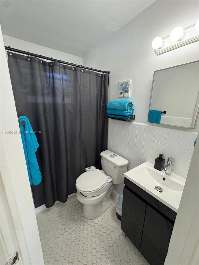 Building Photo - 3210 Canal Dr