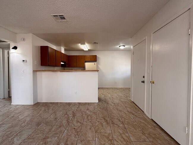 Building Photo - 2686 Aarondavid Dr