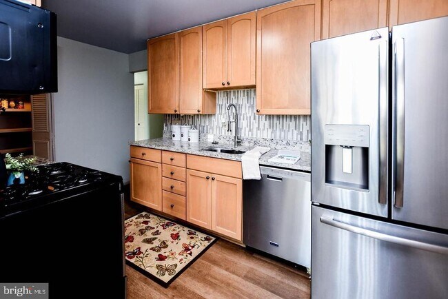 Building Photo - 3319 Huntley Sq Dr