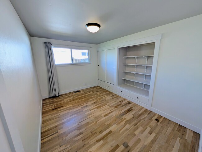 Building Photo - Refined 4BR House + private office, EV, ga...