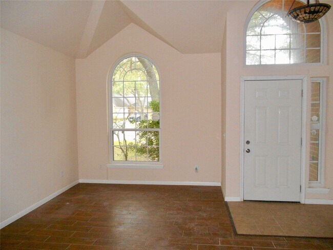 Building Photo - 6203 Faulkner Ridge Dr