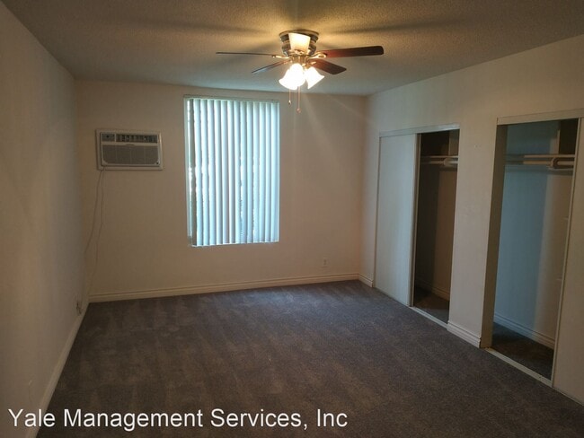 Building Photo - 18553-18563 Clark St