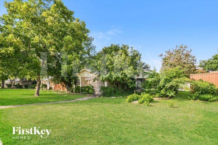 Building Photo - 3004 Charter Oak Dr