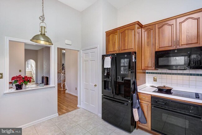 Building Photo - 9232 Forest Haven Dr