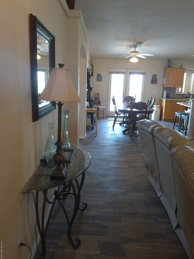 Building Photo - 1740 Quartz Ln
