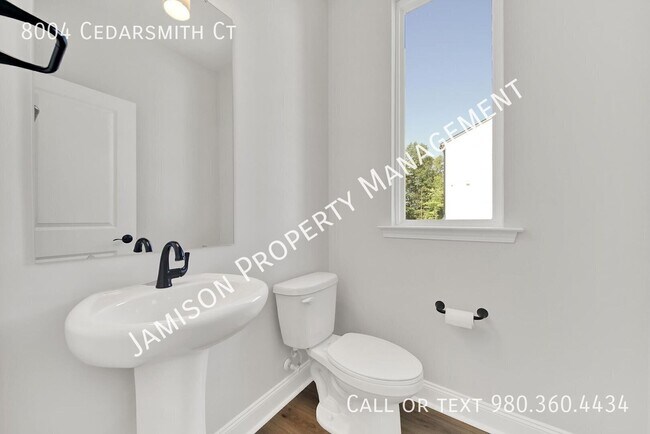 Building Photo - 8004 Cedarsmith Ct