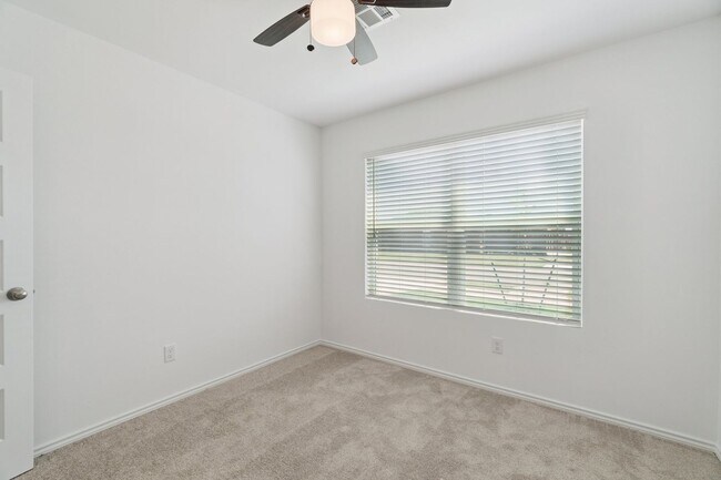 Building Photo - Edmond Rental