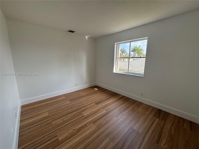 Building Photo - 1653 Winterberry Ln