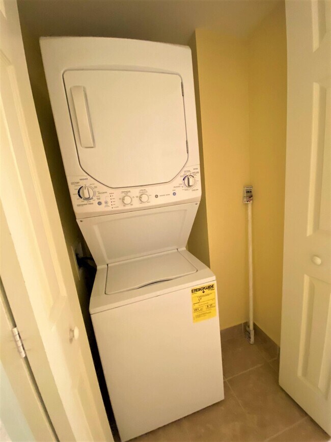 Building Photo - 6768 Heritage Grande