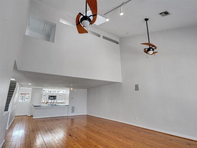 Building Photo - 6935 Yellowstone Way Dr