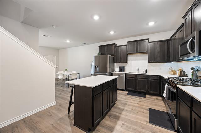 Building Photo - 2016 Saddle Wy