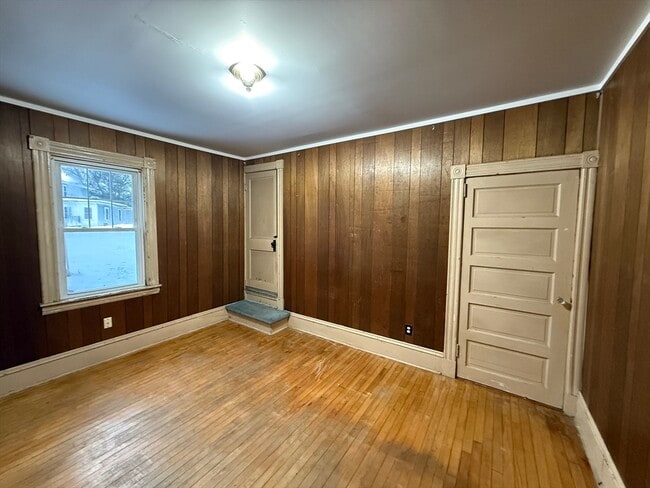 Building Photo - 931 Worcester Rd