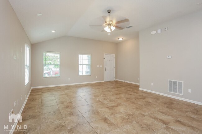 Building Photo - 3995 Emilio Ln