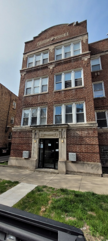 Primary Photo - 6750 S Merrill Ave