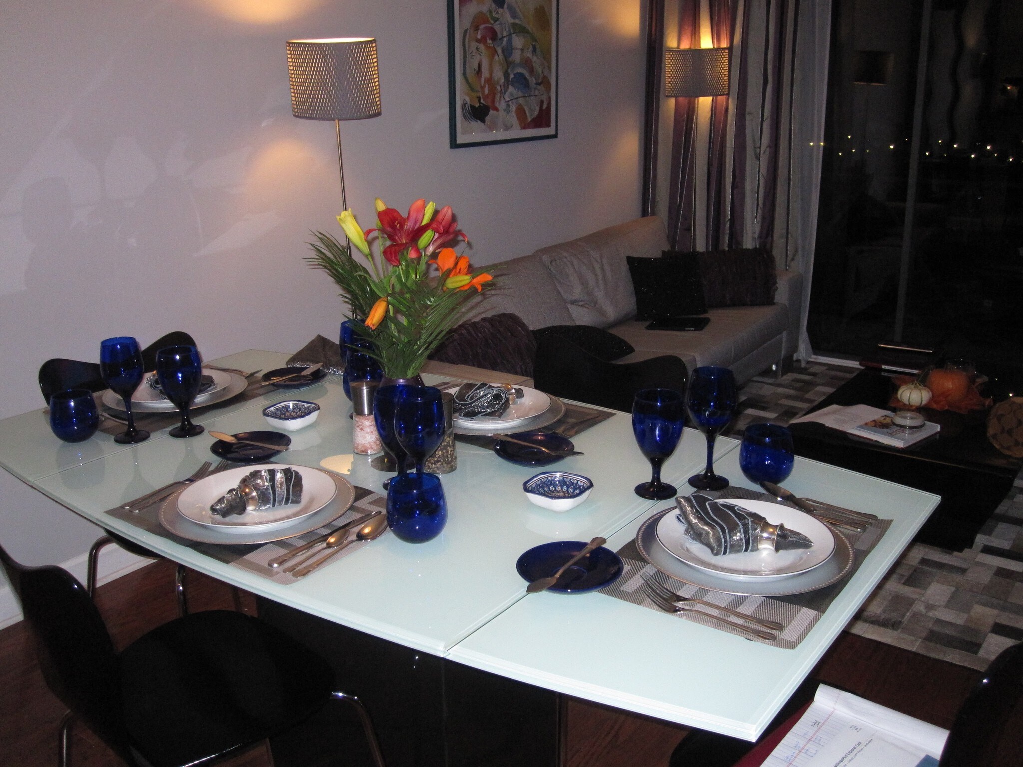 Open floor plan with great space for hosting - 1401 17th St NW