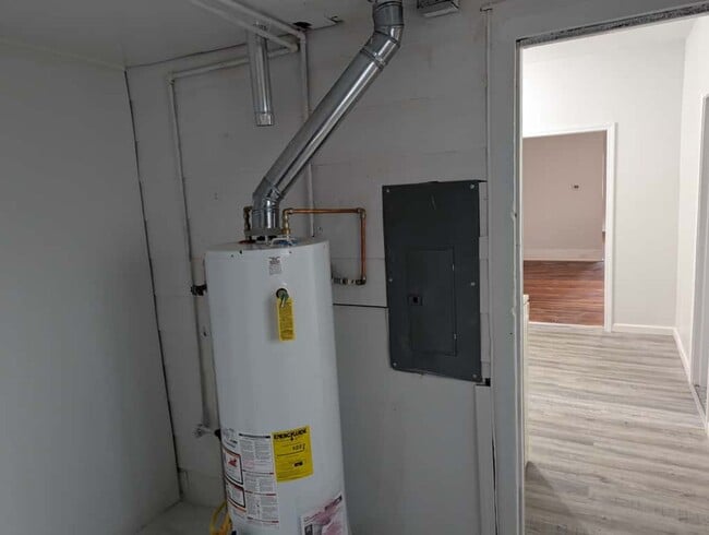 Building Photo - Charming, remodeled home in Tuscola
