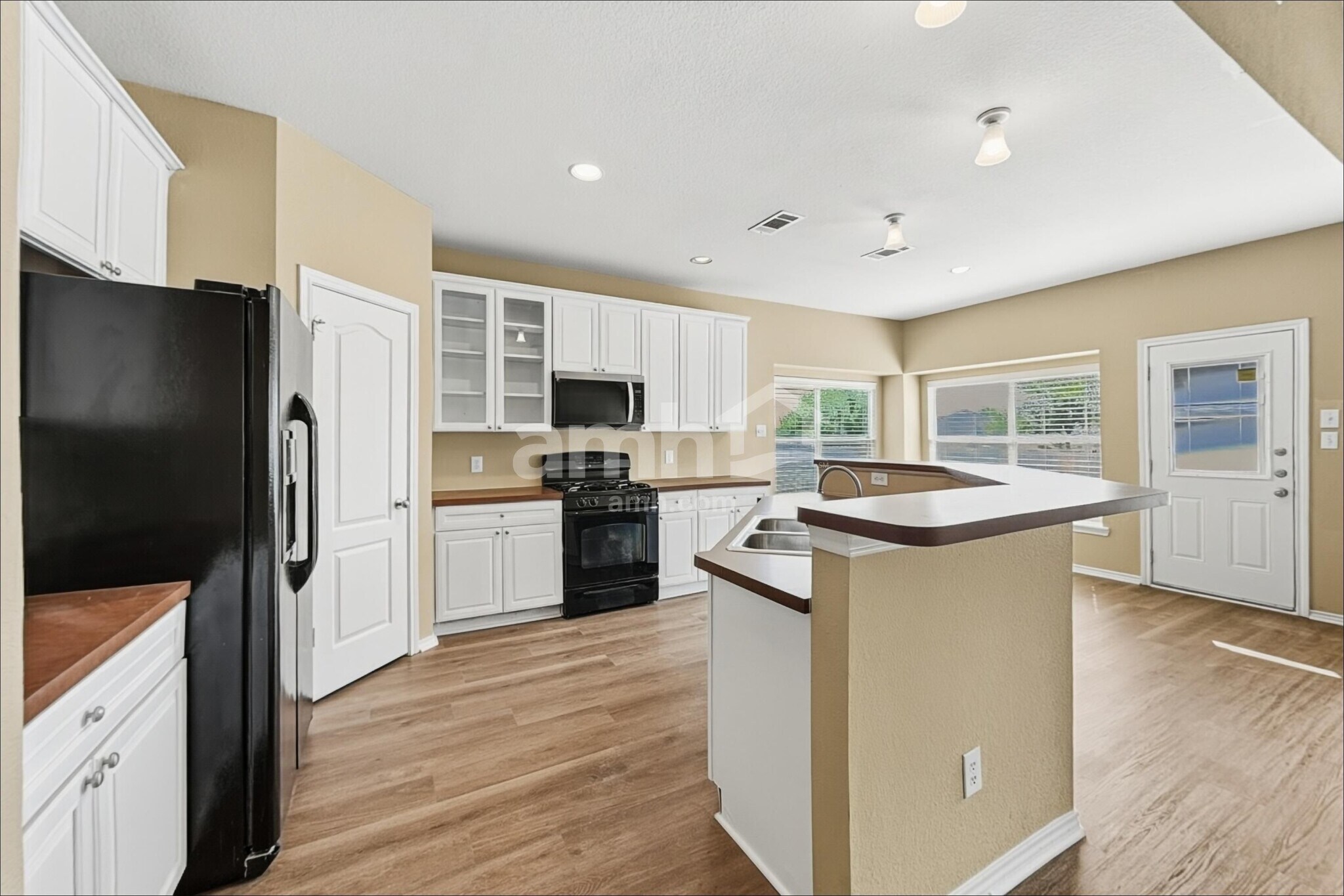 Building Photo - 5717 Eagle Mountain Dr