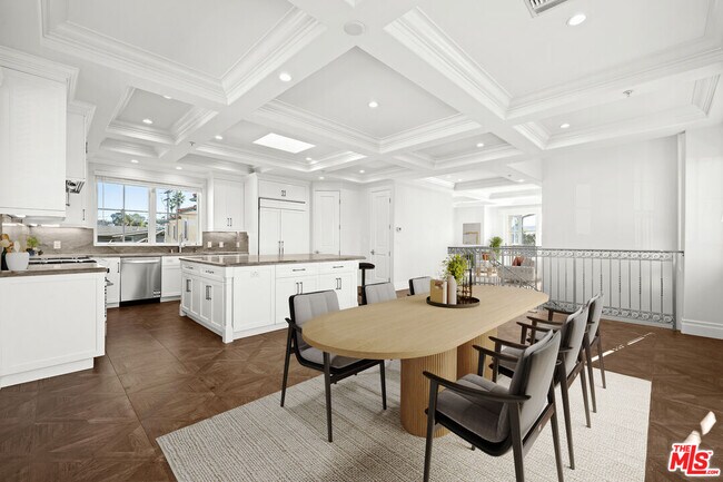 Building Photo - 816 S Catalina Ave