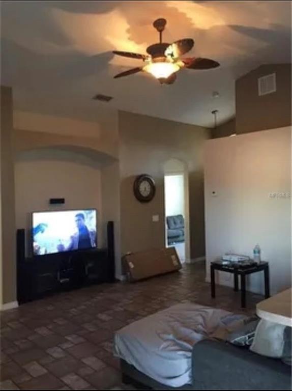 Building Photo - 722 Rollins Dr