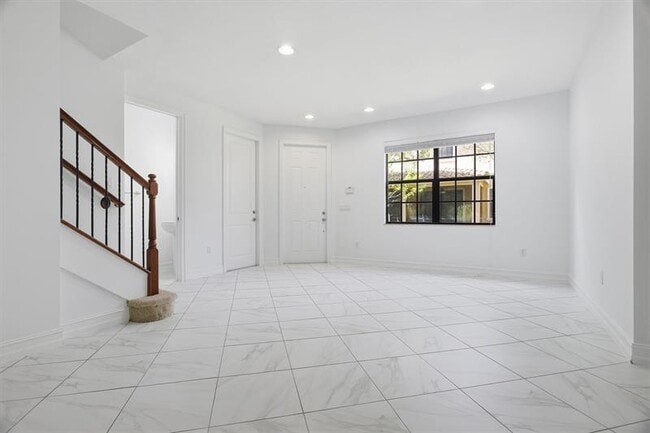 Building Photo - 13023 Riverwalk Cir S