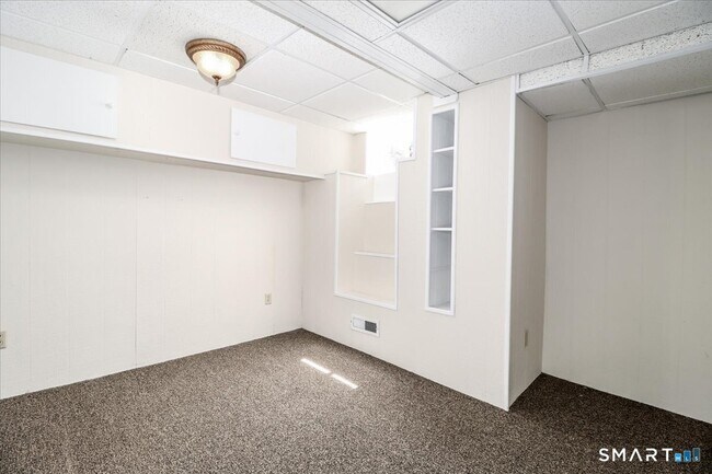 Building Photo - 25 Maplewood Ave