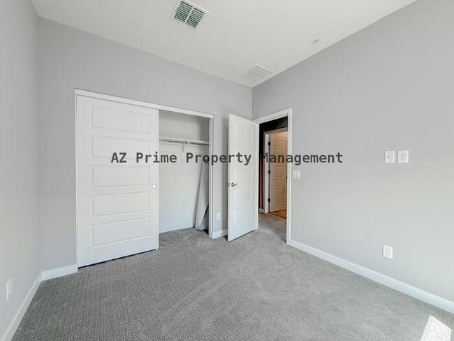 Building Photo - 2269 W Echo Ln