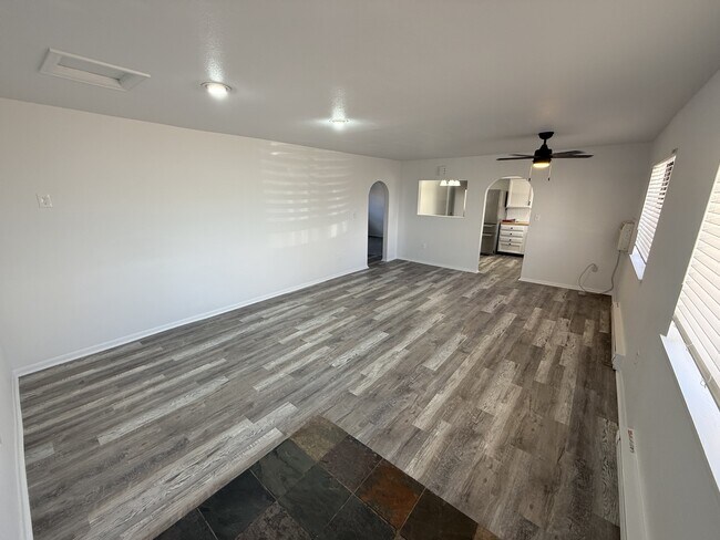 Building Photo - 310 Chimney Park Dr