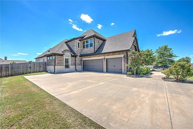 Building Photo - 1007 Bendelow Dr