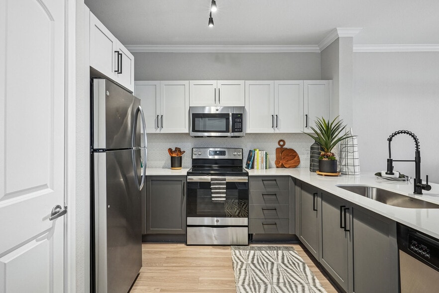 Building Photo - Elan at Bluffview