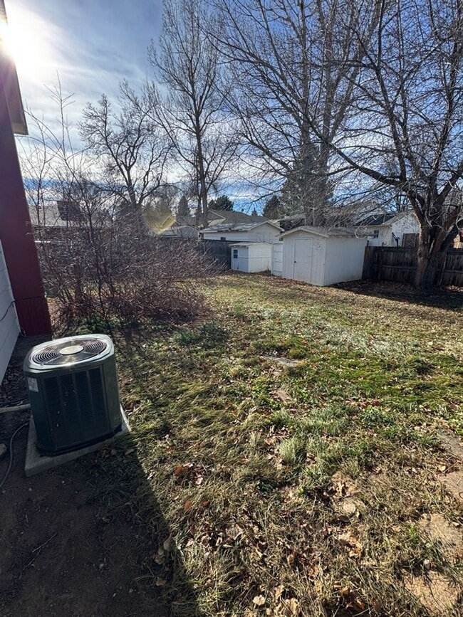 Building Photo - STUDENTS WELCOME! 5-Bedroom / 3-Bathroom Tri-Level Home Two Miles from CSU